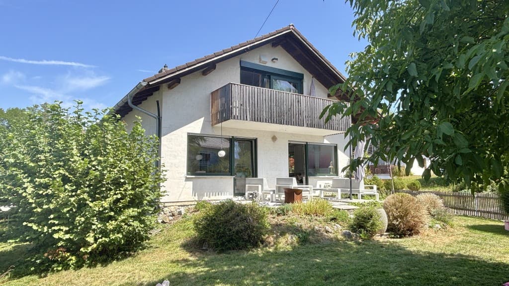 *** INVESTIEREN statt warten ***
   Solides Zweifamilienhaus zur Kapitalanlage