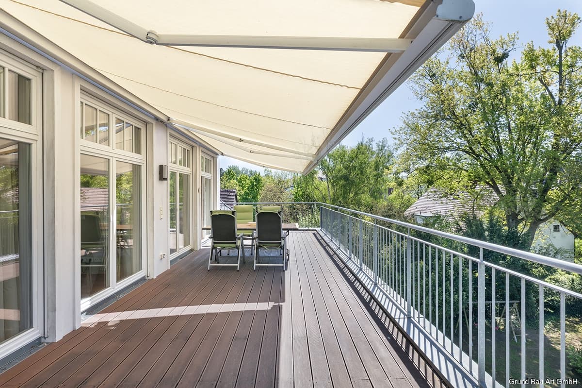 In Dahlem: Großzügiges und helles Dachgeschoss-Penthouse mit Terrassen und Weitblick