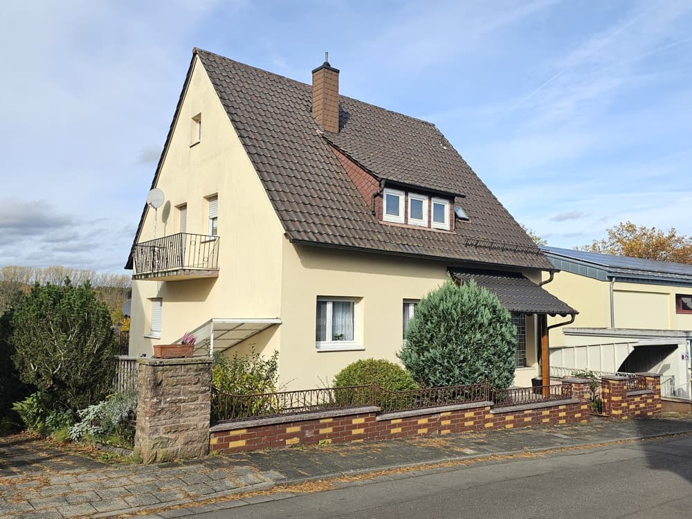 Schön er Wohnen in ruhigem Stadtteil? Großes Grundstück in ruhiger und doch zentraler Lage.