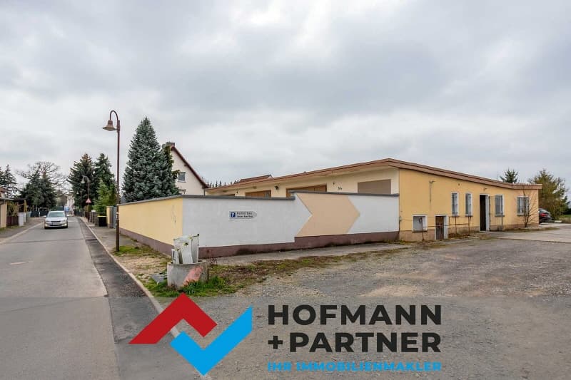 Halle mit Büro- und Lagerräumen und Freifläche