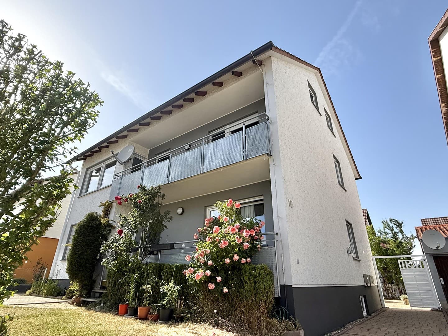 Wärmepumpe 2026! Mehrgenerationentraum oder Kapitalanlage: Freies ZFH in Bondorf mit Wohnraum im DG