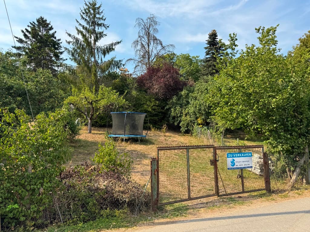 Schönes Gartengrundstück mit 2-Zimmer-Gartenhaus, Schuppen und Baumhaus in S-Hoffeld beim Weidachtal