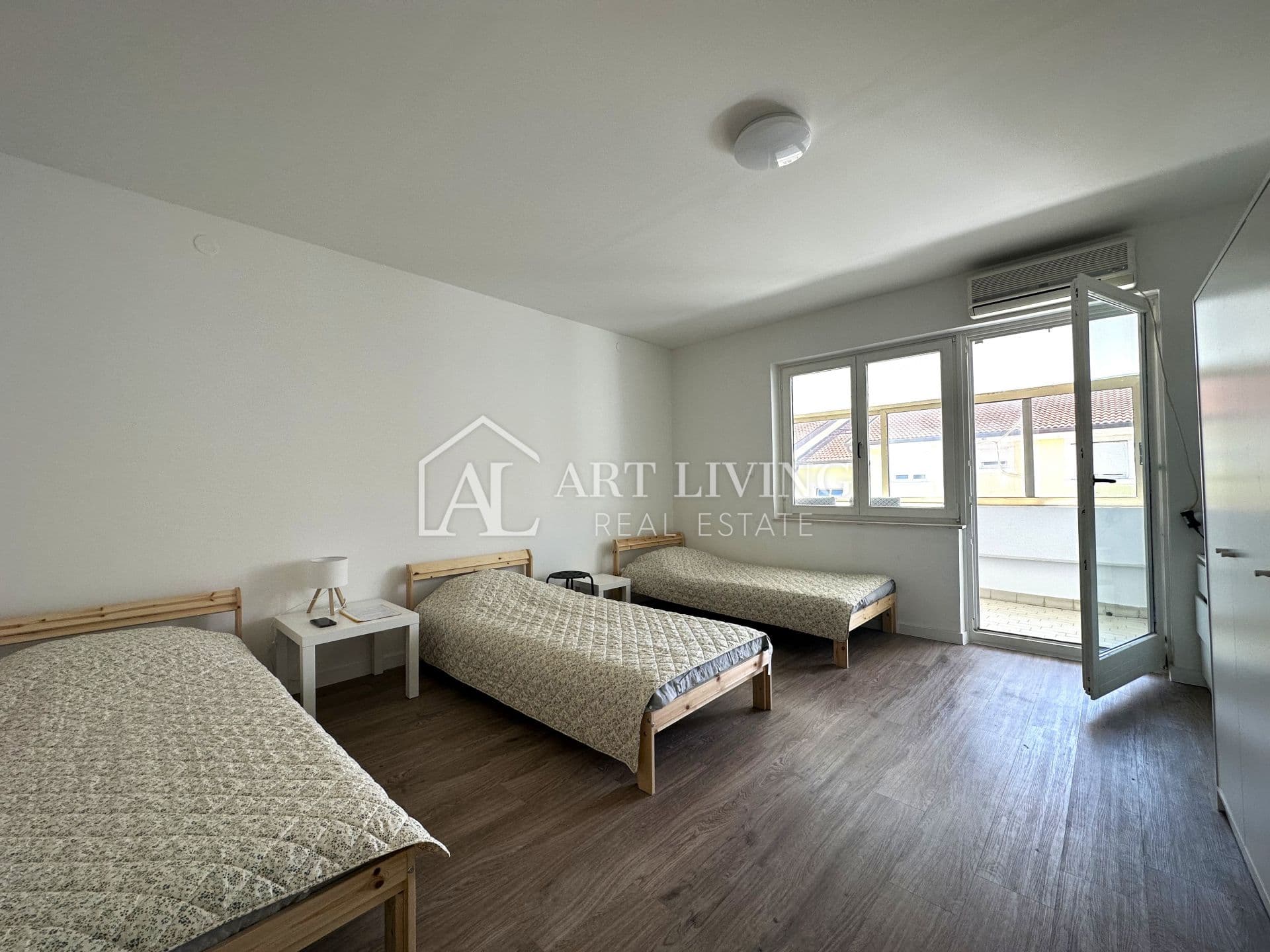 Umag, Zentrum – gemütliches Ein-Zimmer-Apartment zur Langzeitmiete, 300 m vom Meer entfernt