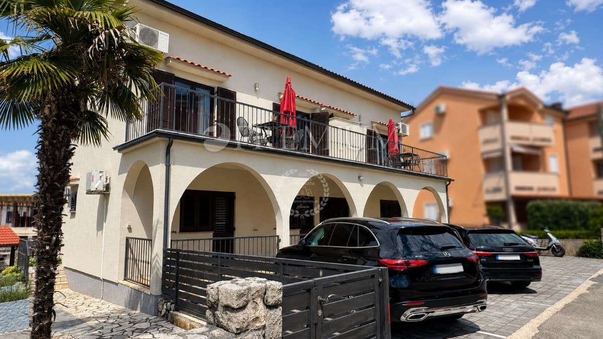 Malinska – Freistehendes Haus: Wohnen, Vermieten, Anlage!