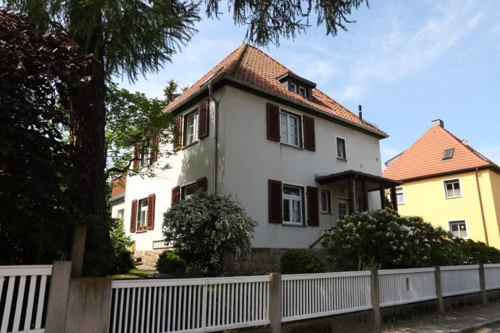 Attraktives Einfamilienhaus mit großem Platzangebot und schönem Garten in Dresden-Leubnitz-Neuostra