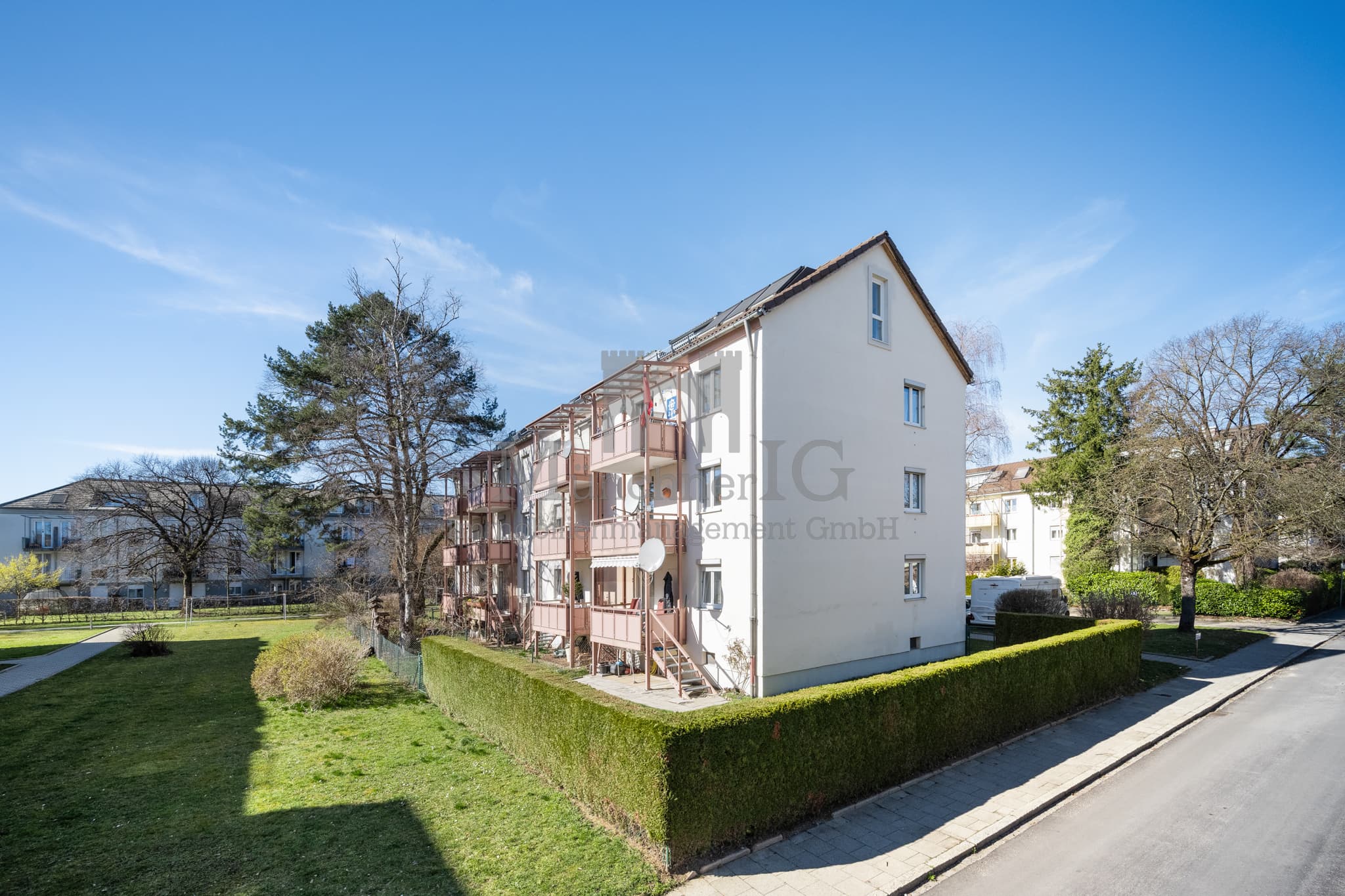 MÜNCHNER IG: Moderne 2 Zimmer, eigener Garten, Südbalkon – flexibel wohnen oder investieren