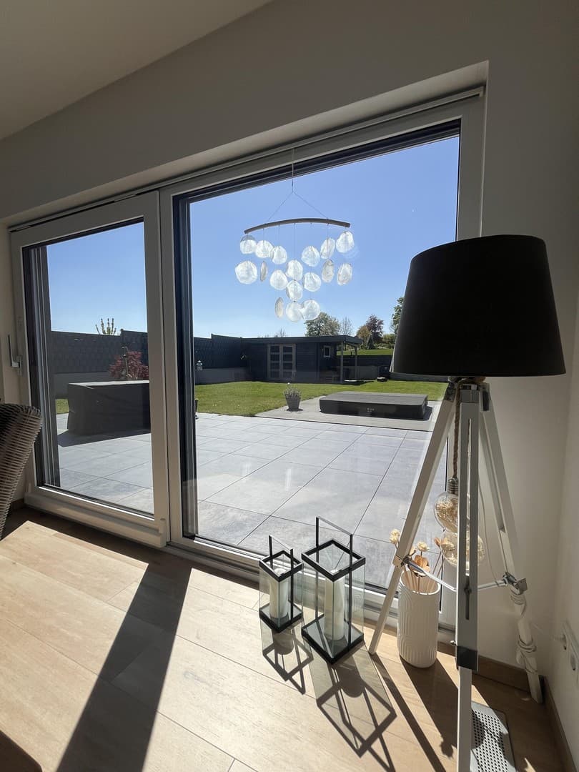Freistehendes Einfamilienhaus mit Landhauscharme und Luxus – Effizienzhaus KFW40, 180 m2 Wohnfläche