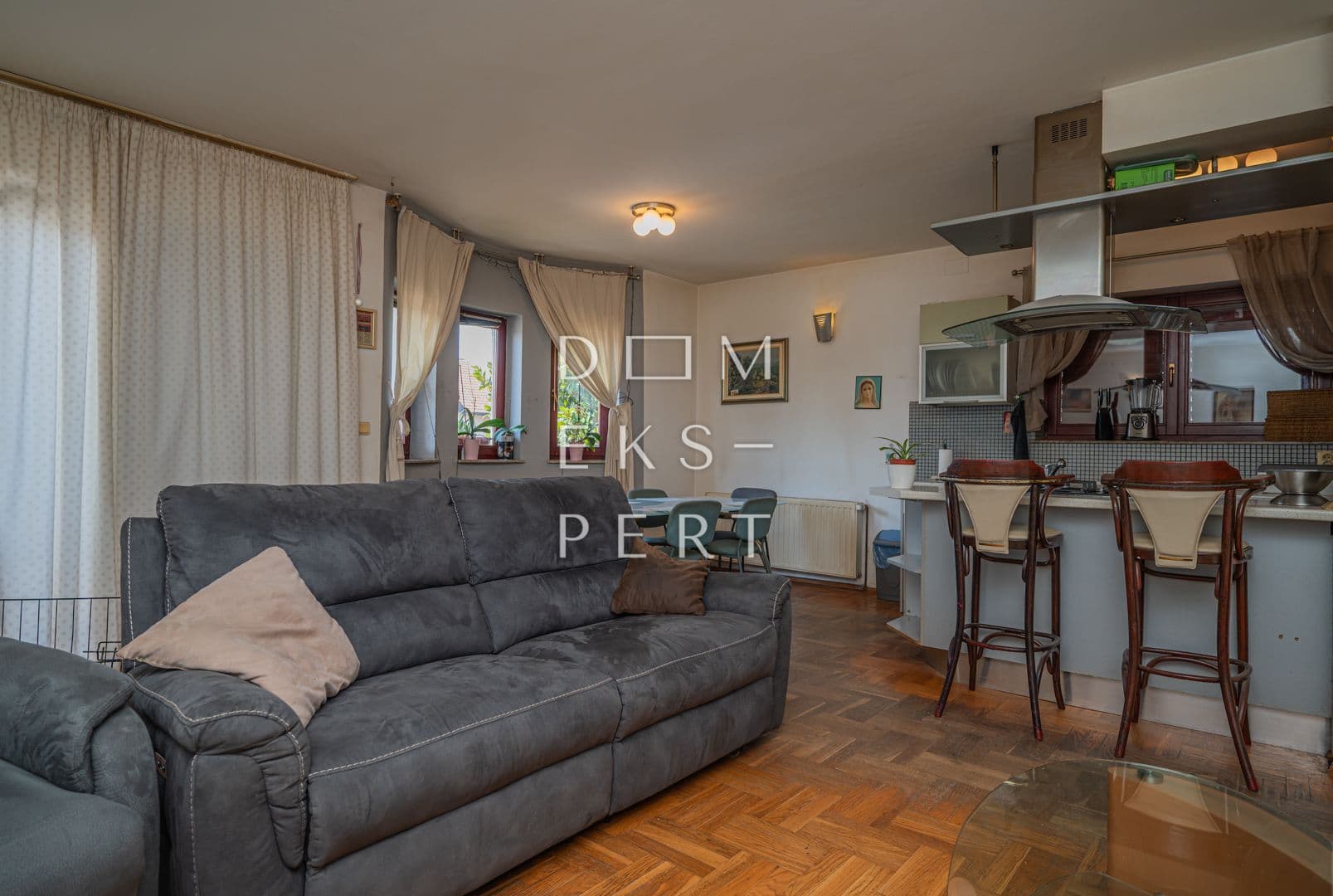 Kobiljak, Doppelhaushälfte mit Garten und Garage - 225m2