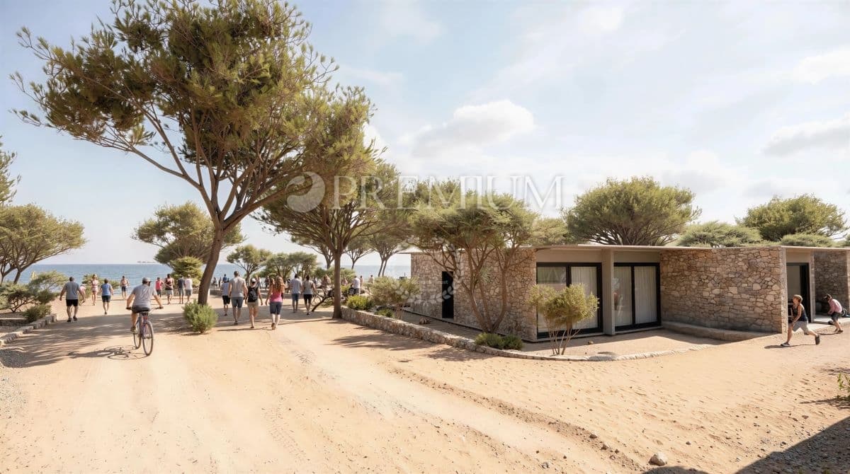 Insel Pag: Großes Grundstück am Meer für Tourismusprojekt