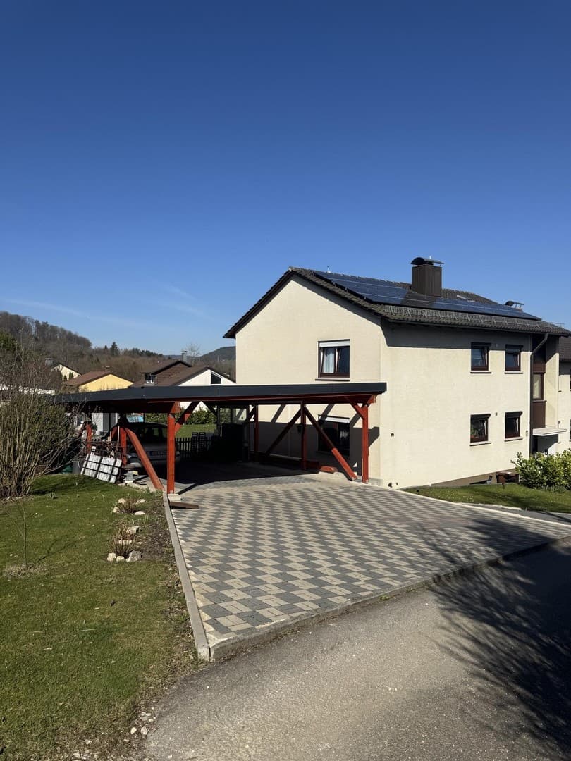 Modernes Zweifamilienhaus in idyllischer Lage – Nähe Honberg-Rücken