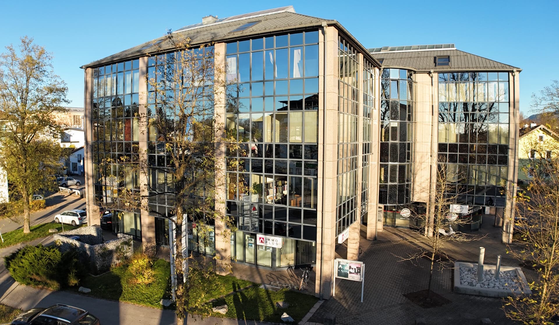 Vielseitig nutzbare, helle Bürofläche in attraktivem Bürogebäude