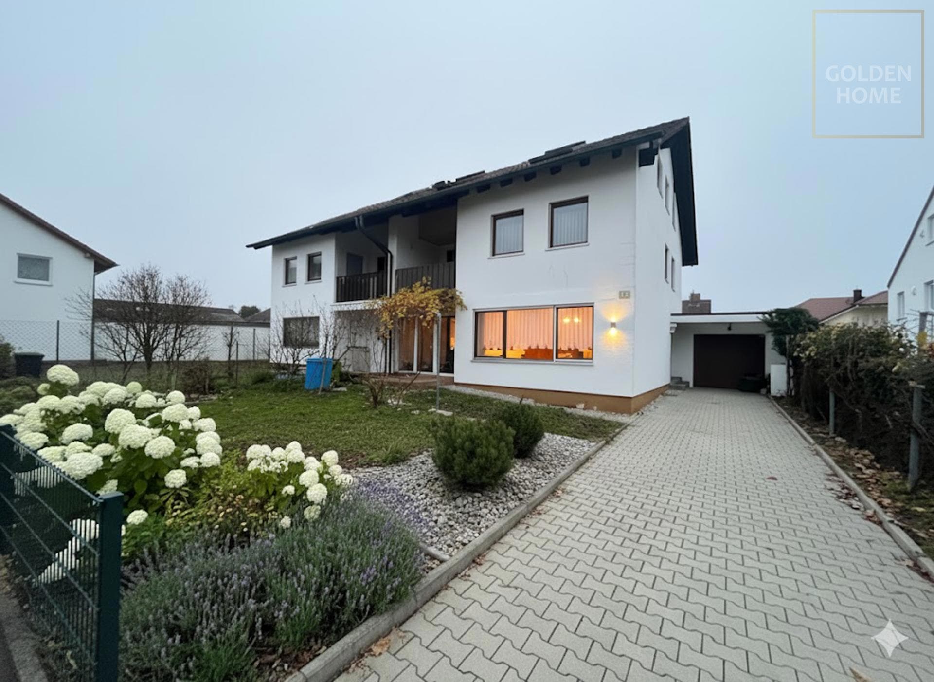 Großzügige Doppelhaushälfte mit Einliegerwohnung, Wintergarten und Entwicklungspotenzial