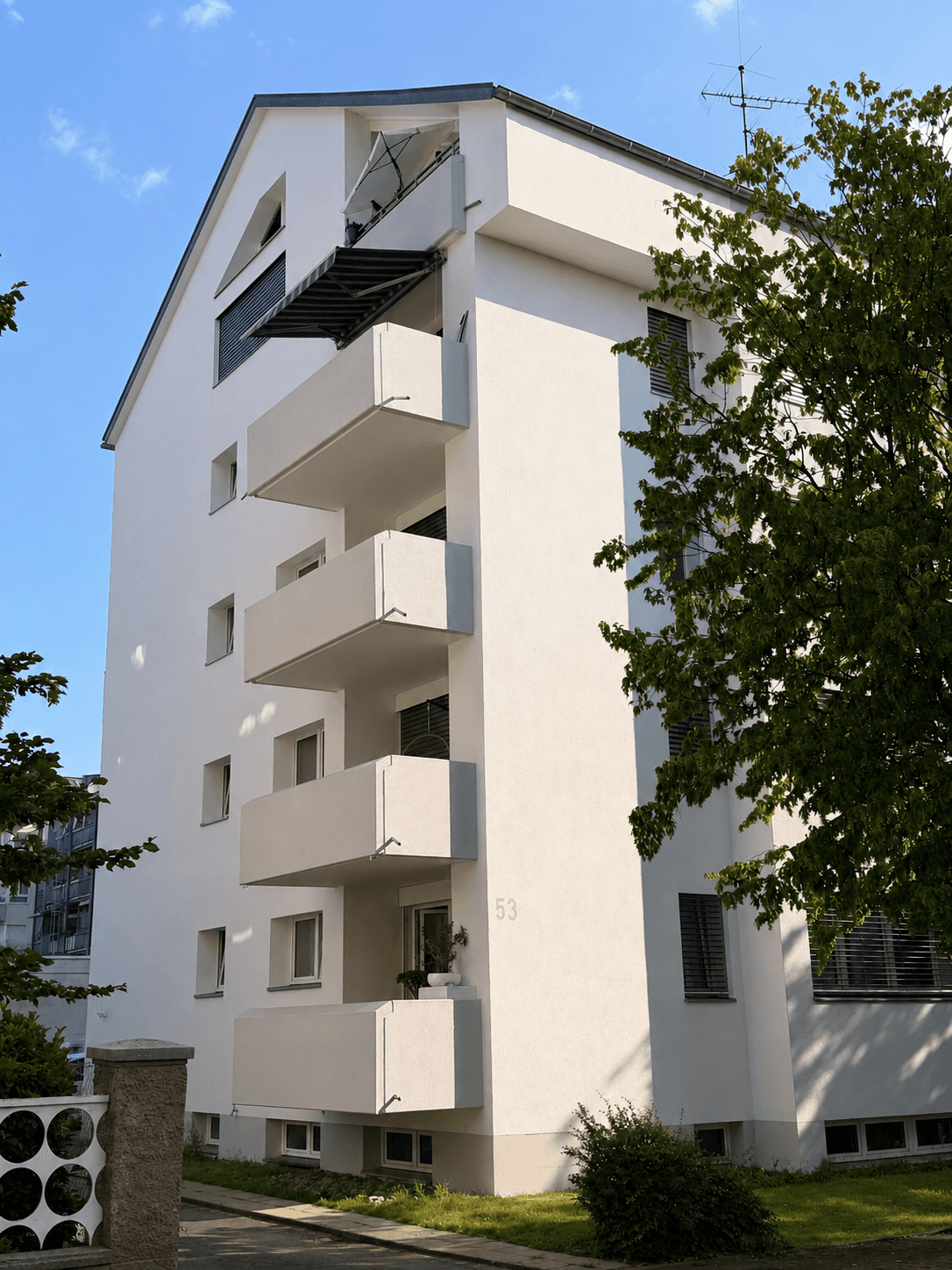 Helle 3,5 Zimmer Wohnung mit Balkon im Zentrum von Singen