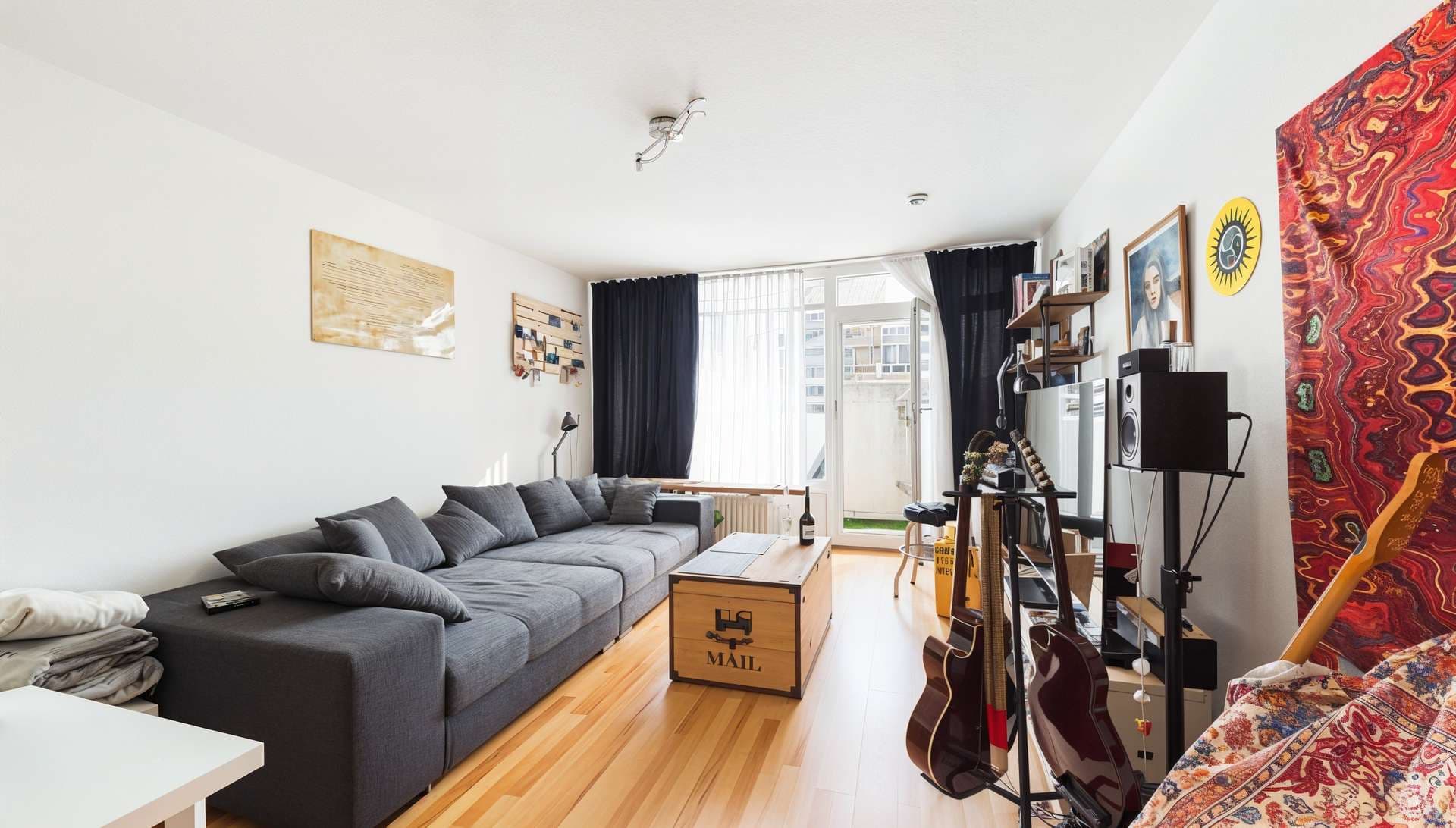 HEGERICH: Vermietete 1-Zimmer-Wohnung mit Balkon in direkter Lage am Olympia-Einkaufszentrum