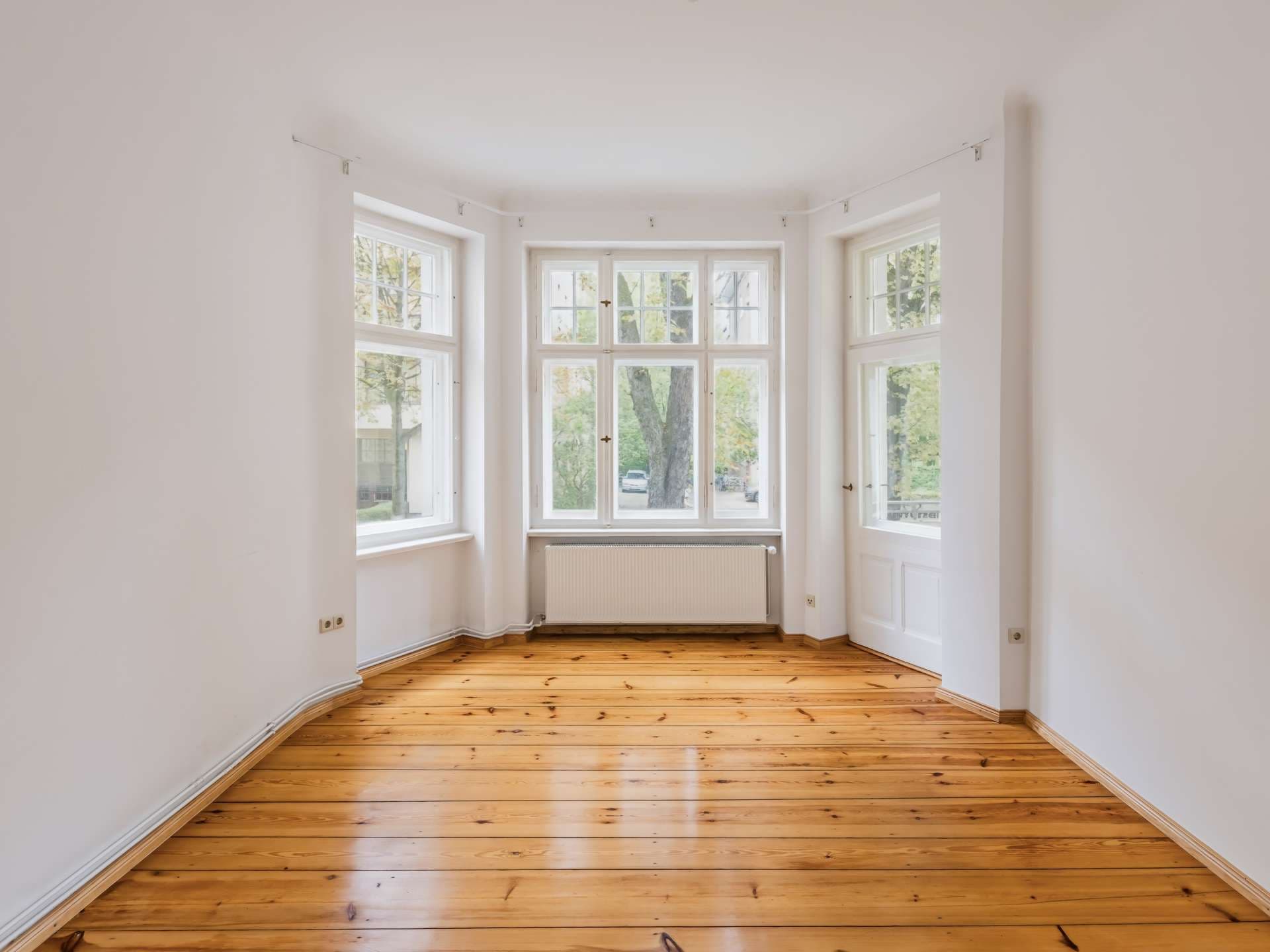 Altbaucharme in Friedenau:  Stilvolle 2-Zimmer-Wohnung mit Balkon und Wohlfühlatmosphäre