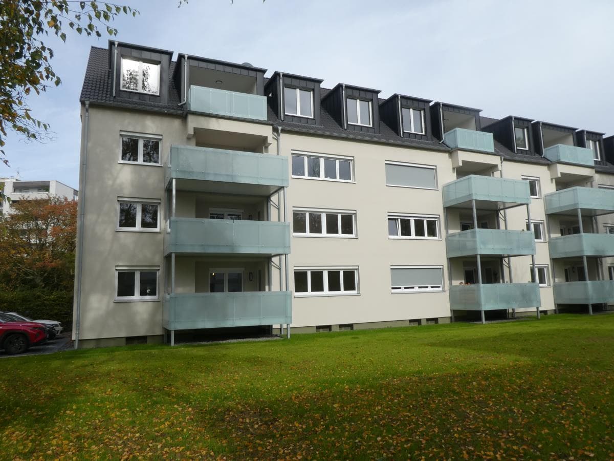 Neue Dachgeschosswohnung mit Flair im Energiesparhaus mit moderner Heiztechnik in Bonn  