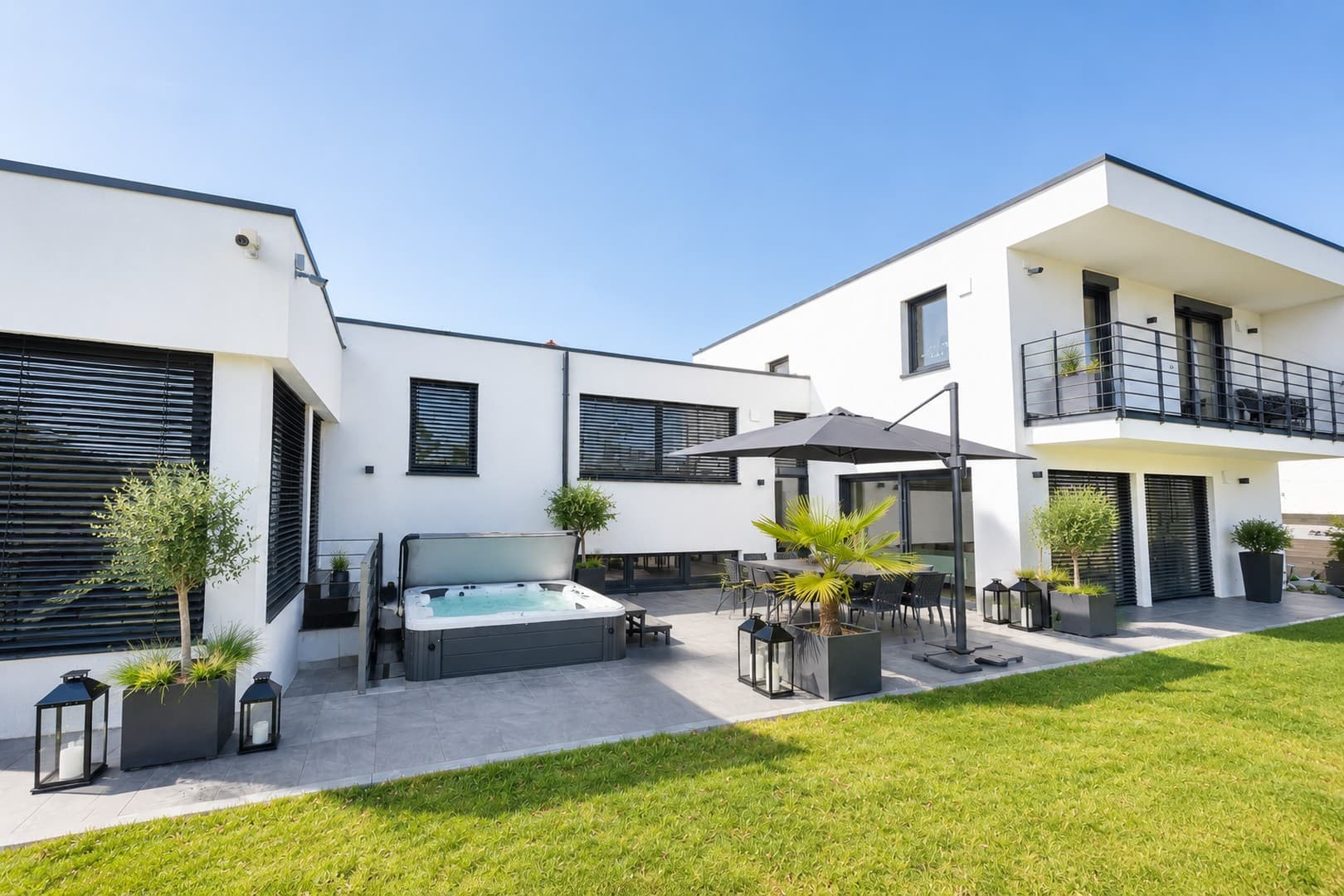 Modernes Einfamilienhaus in Feldrandlage mit viel Privatsphäre – provisionsfrei