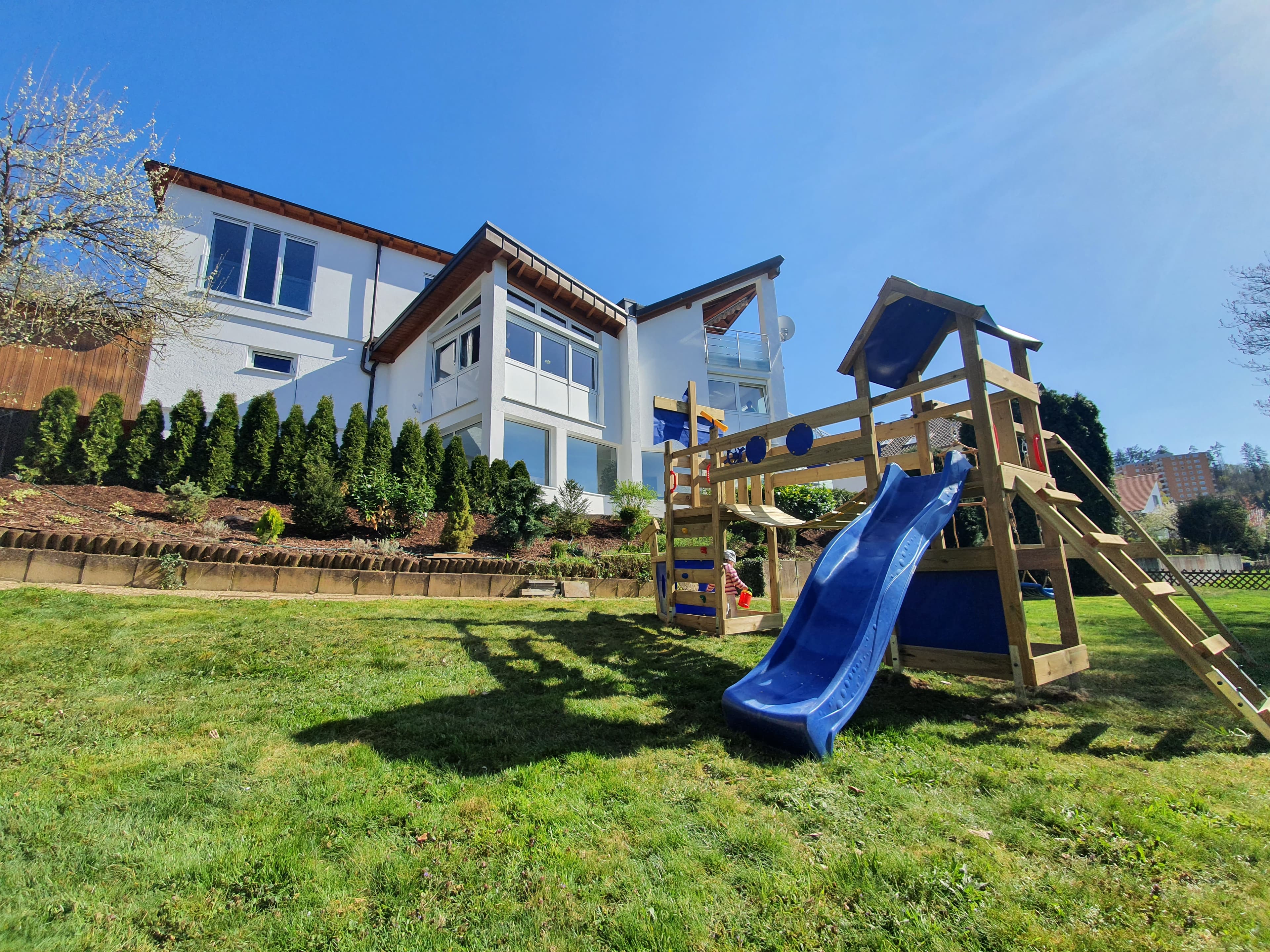 4,5 Zimmer-Wohnung mit Balkon & Panoramablick auf dem Lemberg