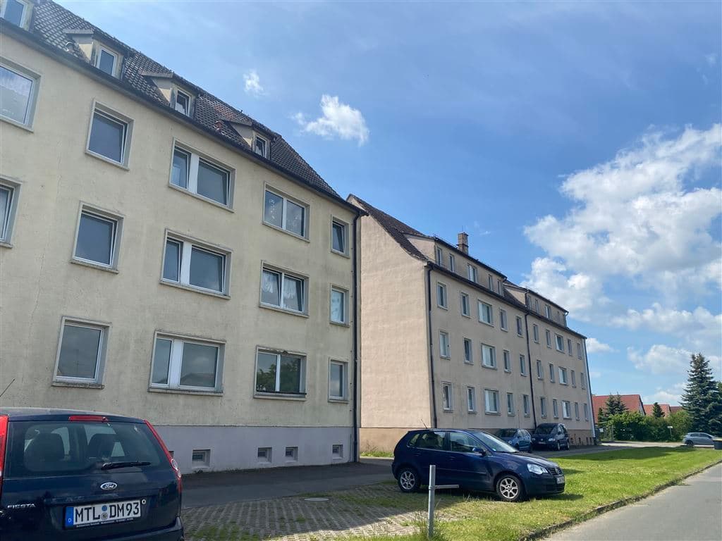 Burkartshain* helle 3 Zimmer-Whg * Tageslichtbad* sep. Küche* 1.OG* zum Teil neuer Fussboden