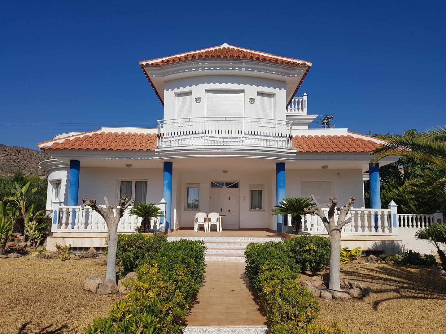Top Villa im Villenvorort Calabardina