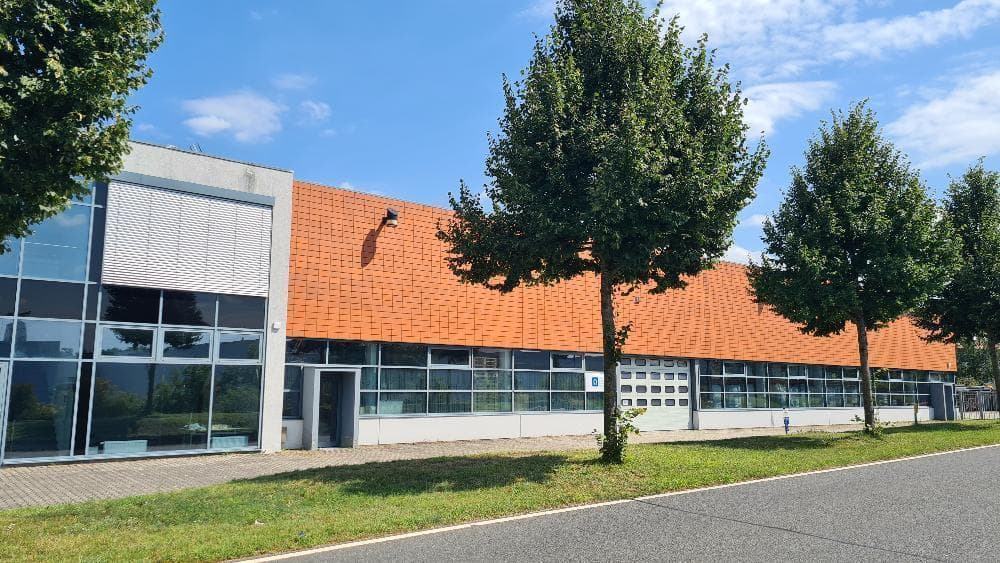Produktion / Lager + Außenfläche an der A 10 nahe BER