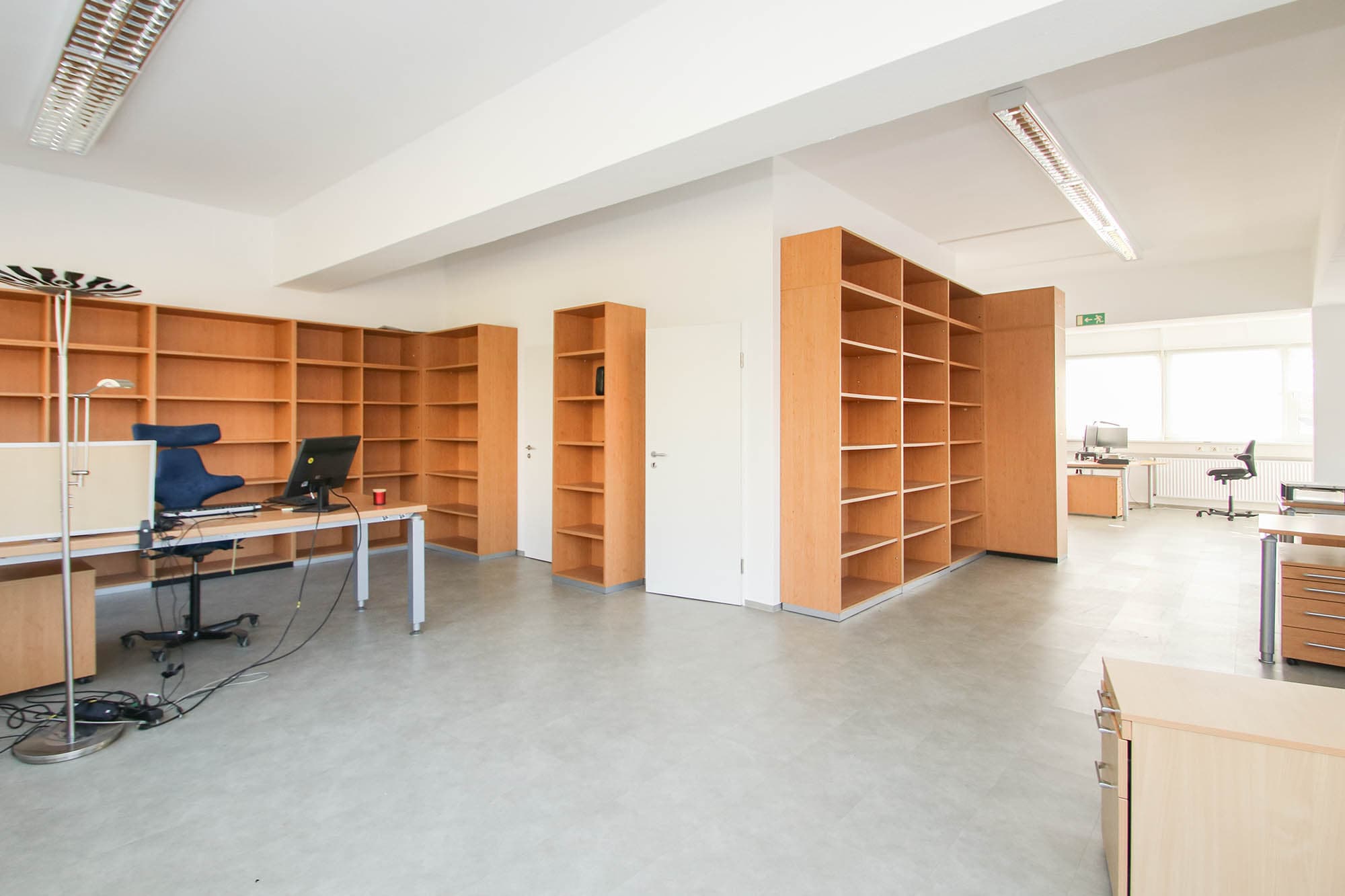 Office – modern - hell | nur 3 Minuten bis zur A40