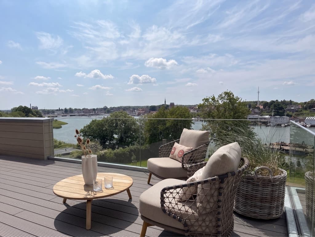 Wohnen in der ersten Reihe am Wasser: SchleiGlück! Ihr Ankerplatz an der Schlei