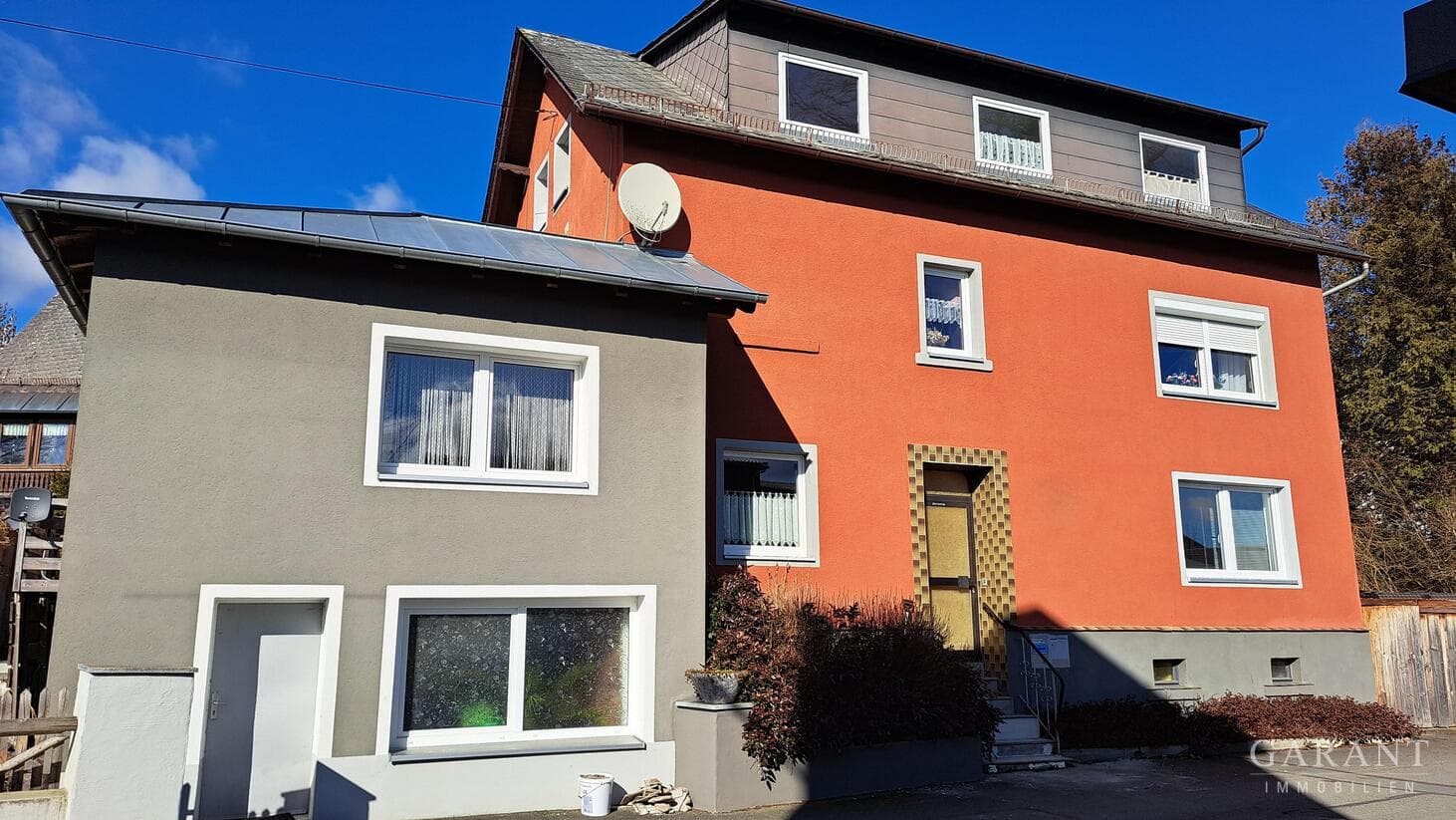 Charmantes Ein-/Zweifamilienhaus mit Vermietungspotenzial, Kapitalanlage mit Perspektive