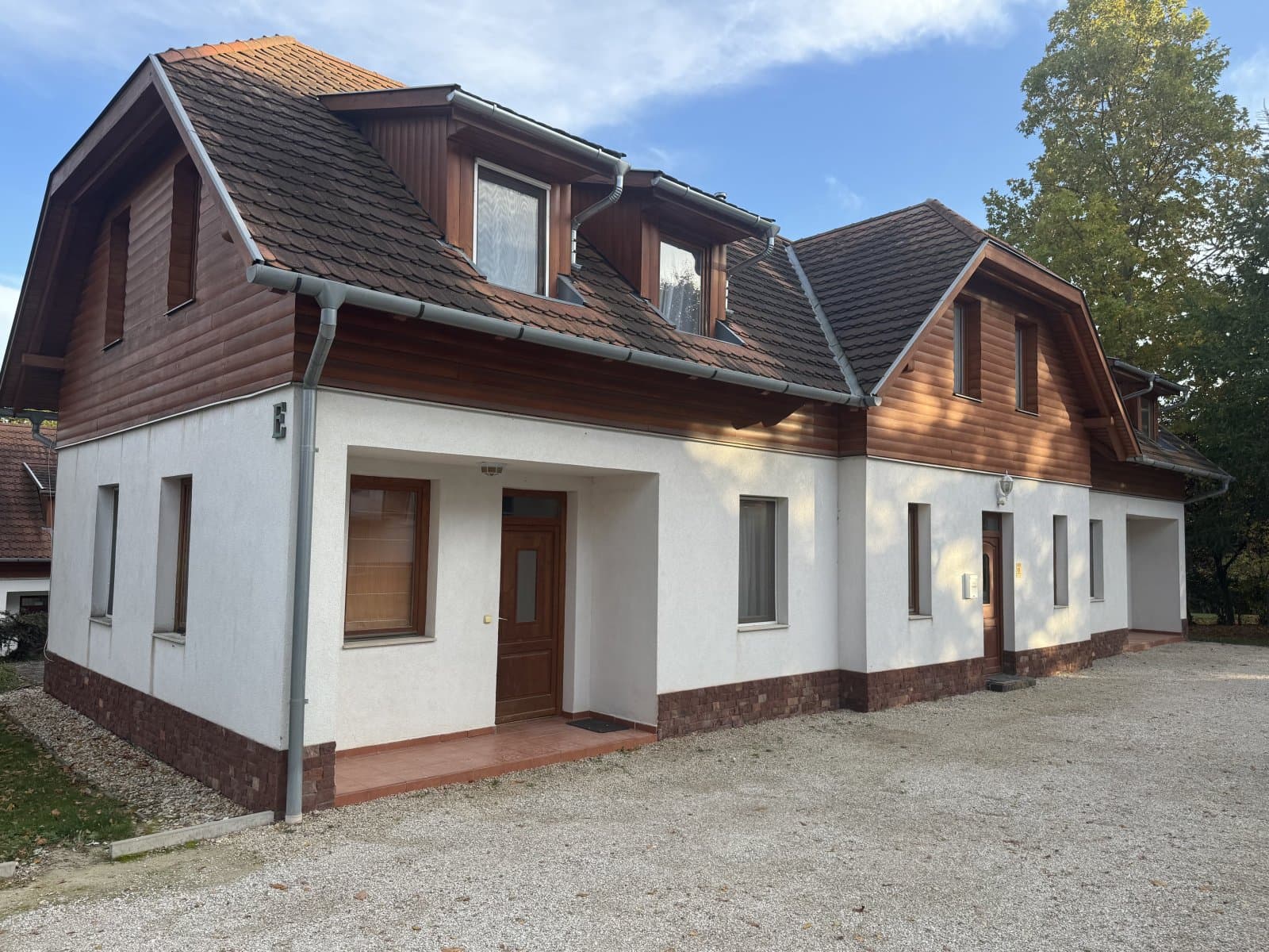 (AAA) Etagenwohnung im Villenpark des Schlosshotels