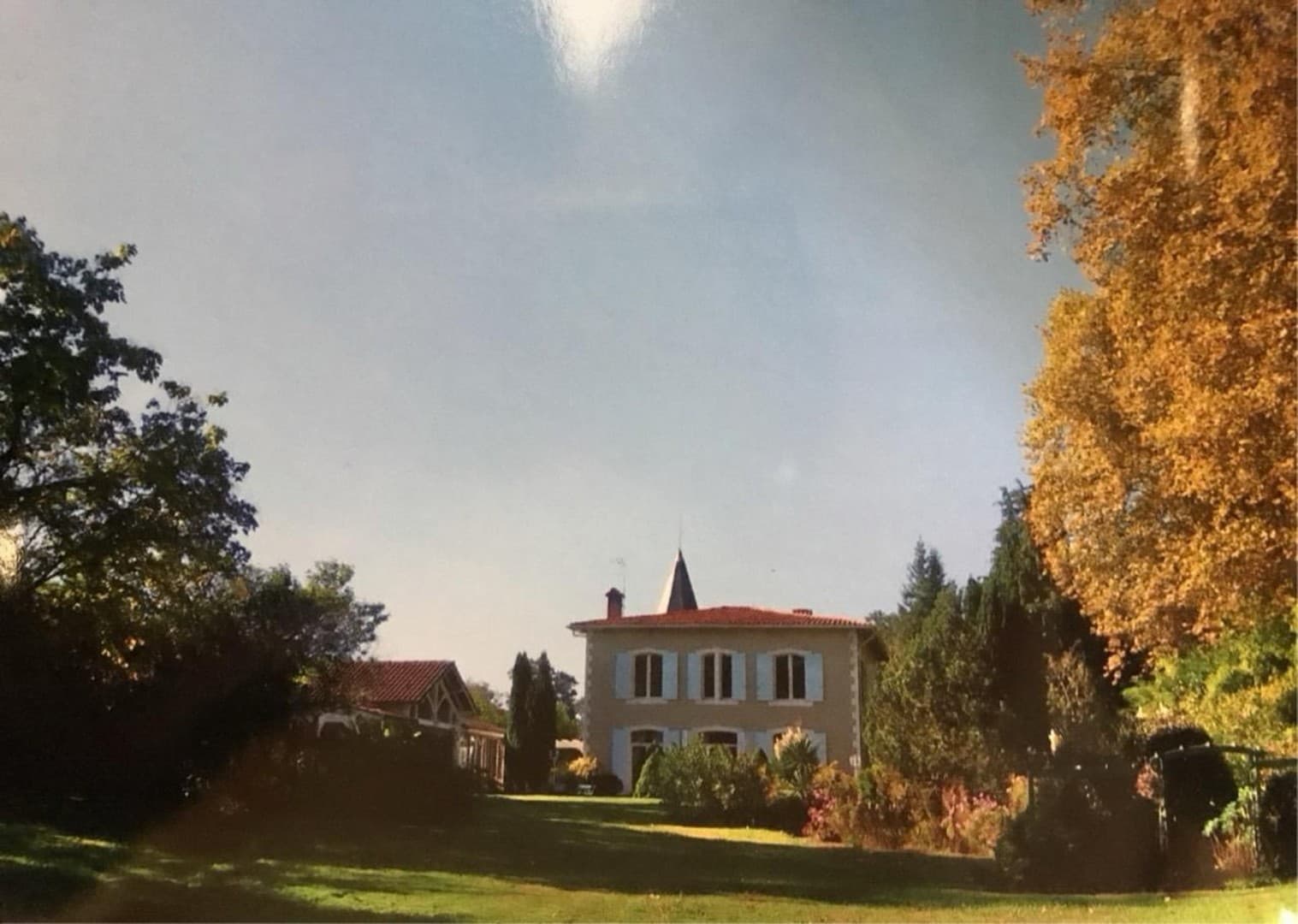 CHATEAU LE TROUILH Privates Anwesen in Alleinlage mit Pool, Park und Tennisplatz