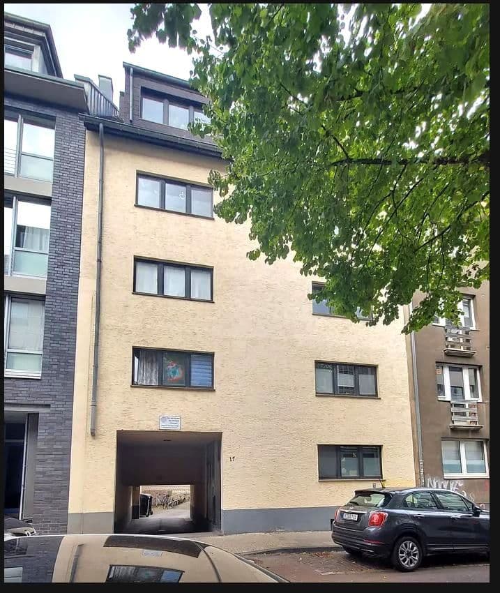 Köln-Südstadt, ruhiggelegene, helldurchleuchtete, vermietete 2-Zimmer-ETW mit Pantry-Küche und Wannenbad (Kopie)