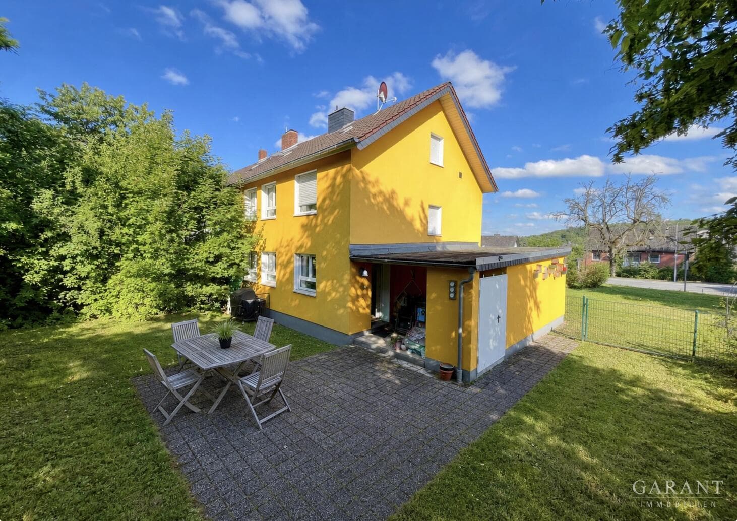 ***Energieeffiziente DHH in ruhiger Lage***