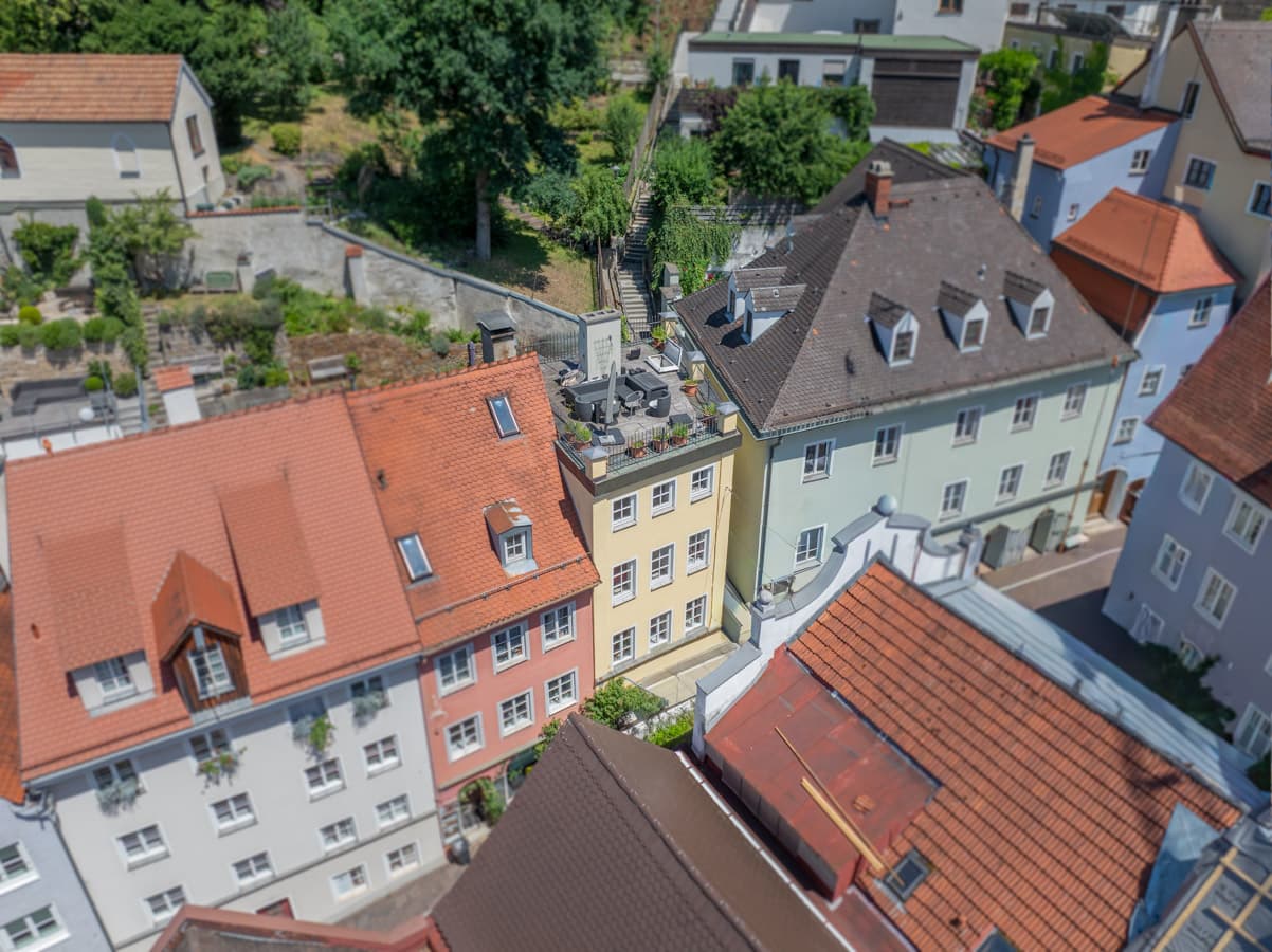 Ein zauberhaftes Altstadthaus mit Laden, 2 W/E und Dachterrasse