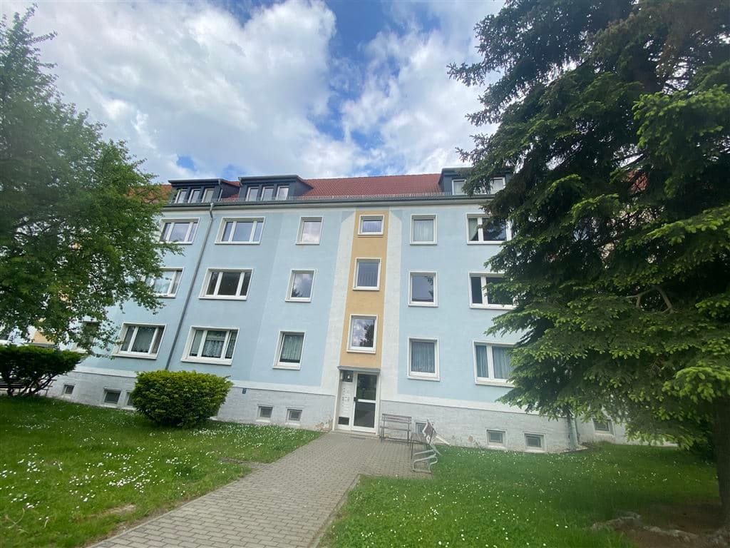 Groitzsch* helle 3 Zimmer-Wohnung *gr.Wohnzimmer*neuer Fussboden* sep. Küche*Tageslichtbad*