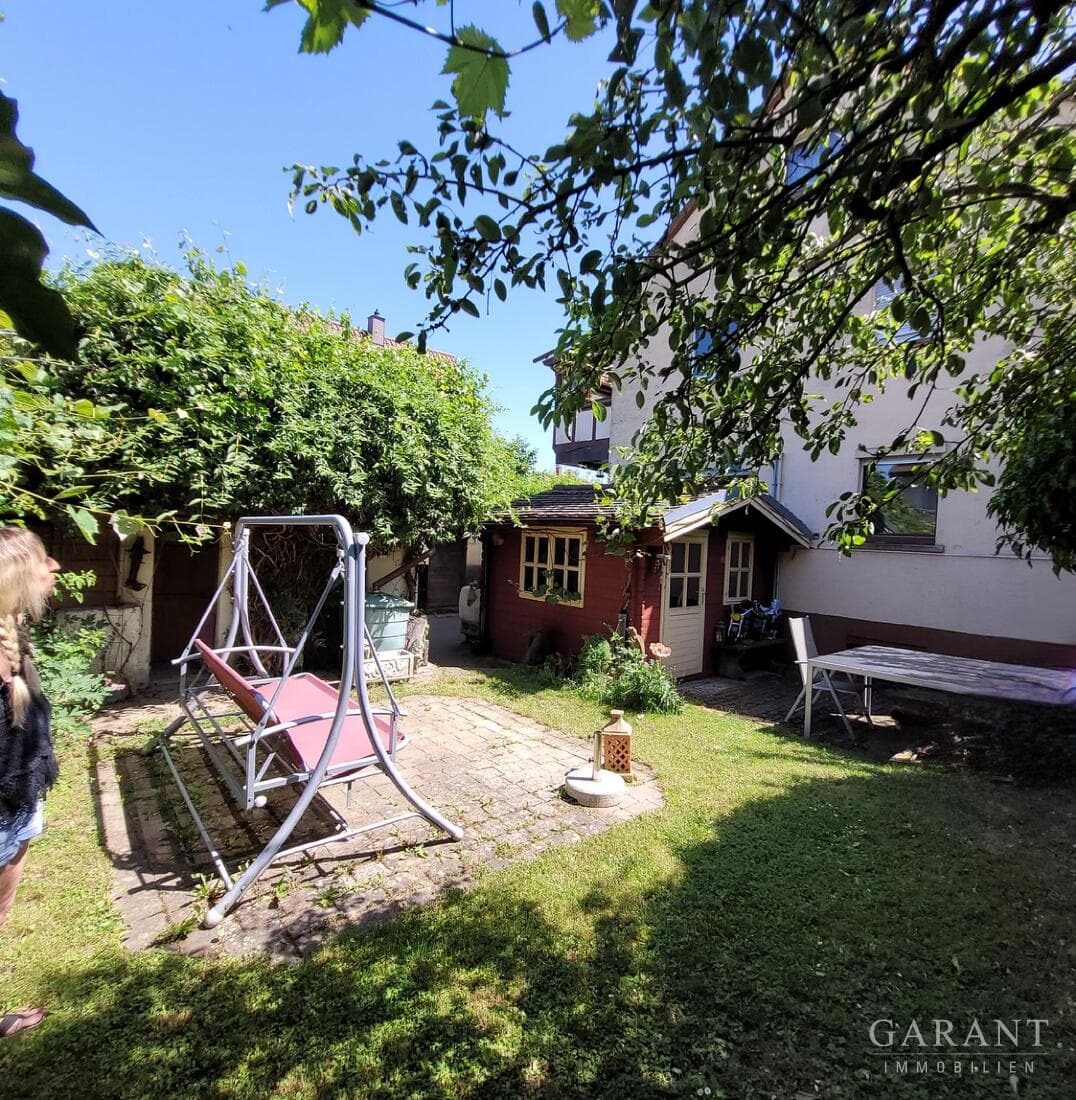 !! Freistehendes Zweifamilienhaus in Leonberg-Höfingen !!