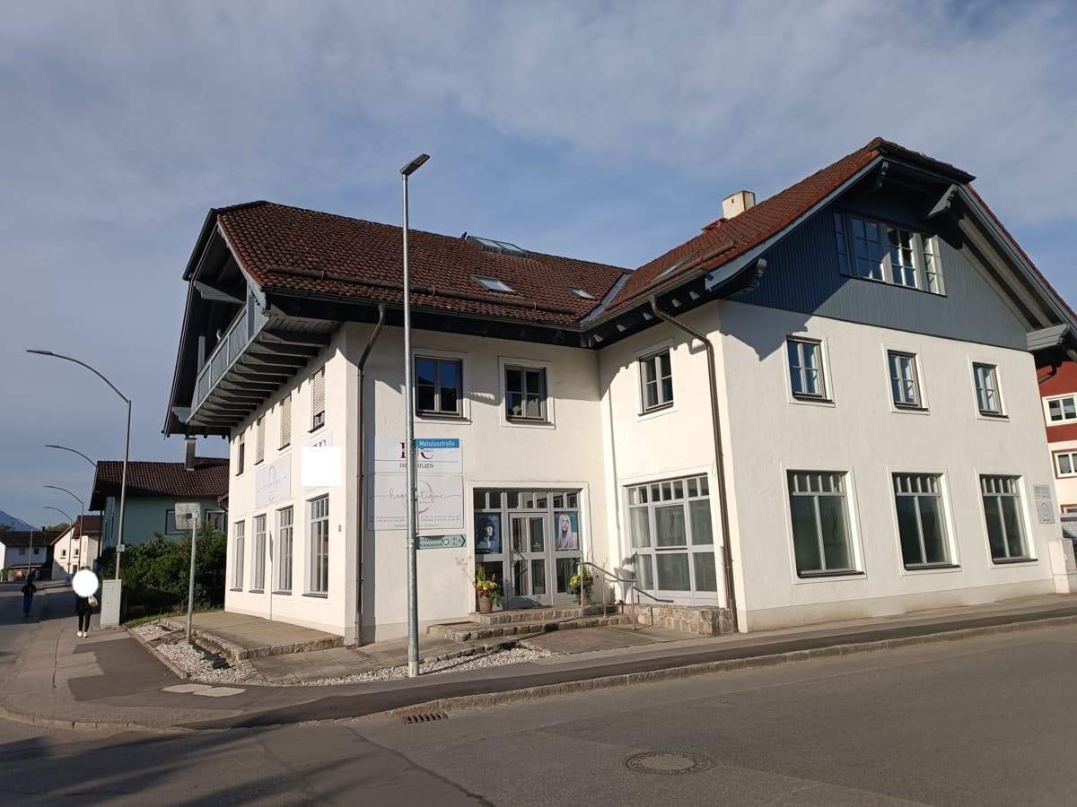 Repräsentative Gewerbefläche in Toplage von Freilassing – modern, klimatisiert & sofort bezugsbereit