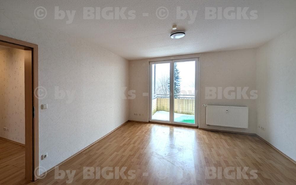 BIGKs: Suhl-Leninring: 3 Raum Wohnung Suhl,sep.Küche,Dusch-Wannenbad, Balkon (-;)
