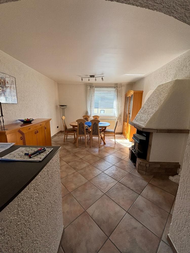 +++ Charmantes, modernisiertes Ein- bis Zweifamilienhaus mit Doppelgarage, Garten, Terrasse und herrlichem Panoramablick +++