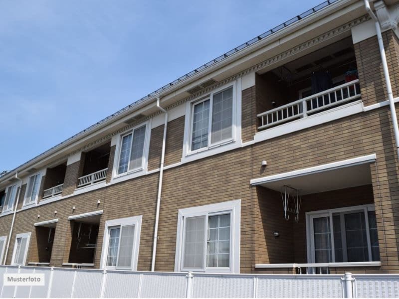 Mehrfamilienhaus, 5 Stellplätze - Immobilienchance für Käufer ohne Provision