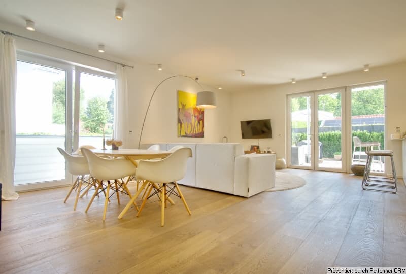Extremely appealing, luxurious two-bedroom apartment with large patio and parking space, in the TOP residential area of Kaiserswerth