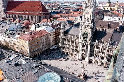 REPRÄSENTATIV IM HERZEN DER STADT