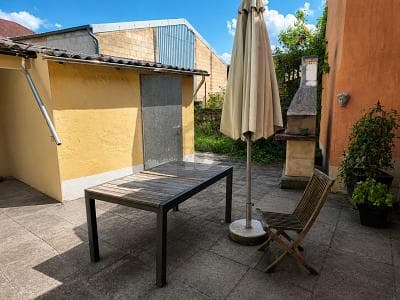 BEZUGSFREI MIT PATIO & NEUER EINBAUKÜCHE
