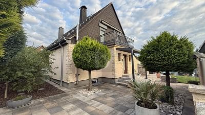 MODERNISIERT MIT WINTERGARTEN & TOP AUSSTATTUNG