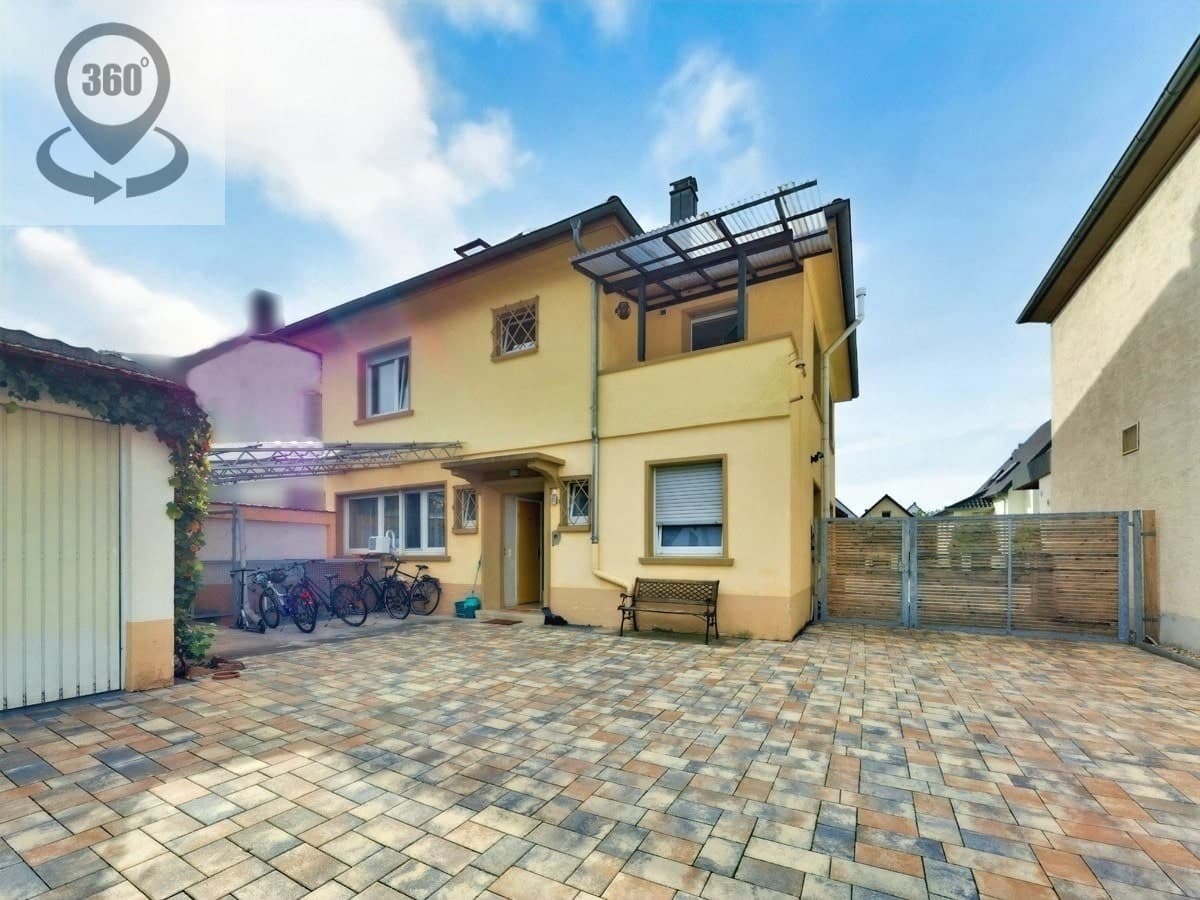 Großes 2-Familienhaus mit viel Platz in Bad Schönborn, OT Mingolsheim!