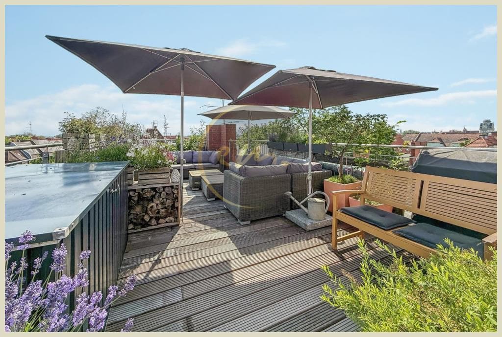 Helle Maisonette-Wohnung mit großzügiger Dachterrasse in Berlin Friedenau