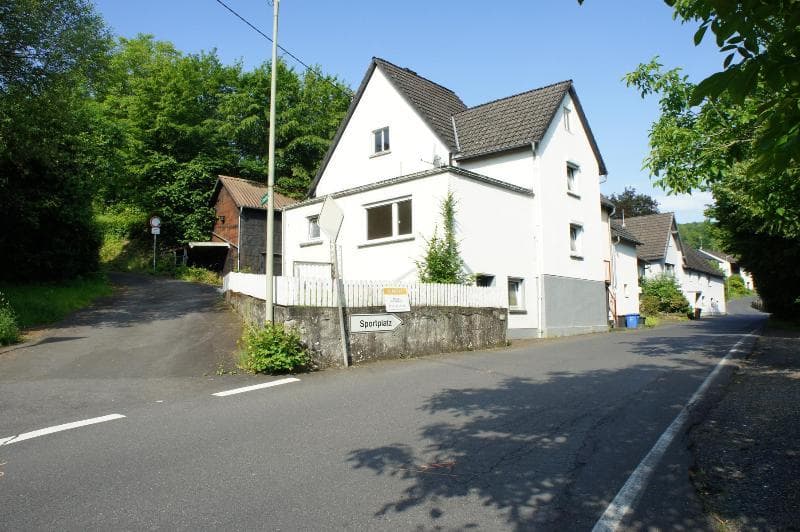 ** WOCHENENDHAUS-ODER FERIENHAUS - IN RUHIGER LAGE IM WESTERWALD **