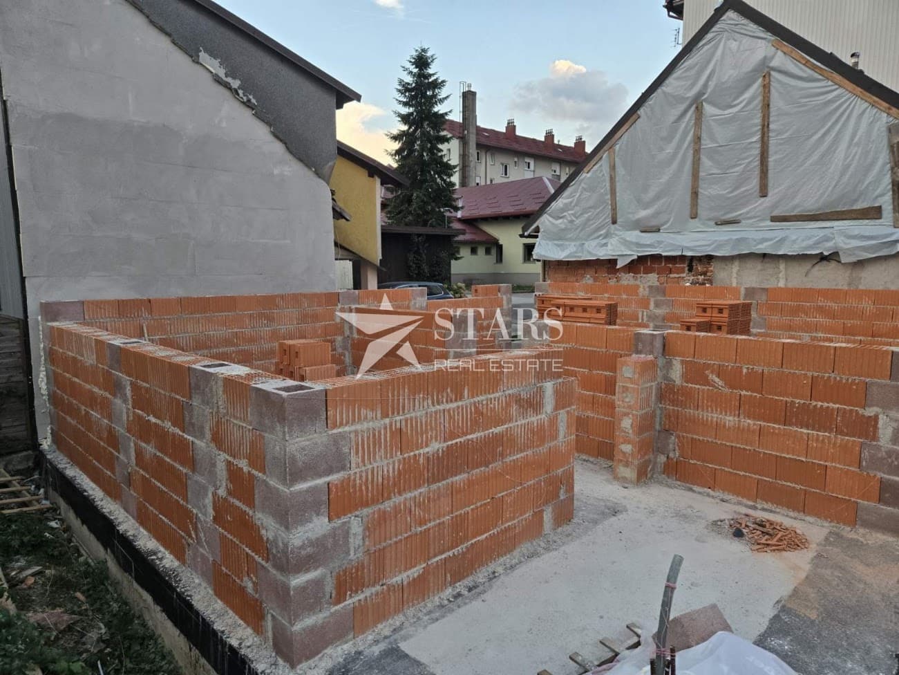 Gorski kotar, Delnice – Haus im Bau, 160 m², Möglichkeit für zwei Wohneinheiten