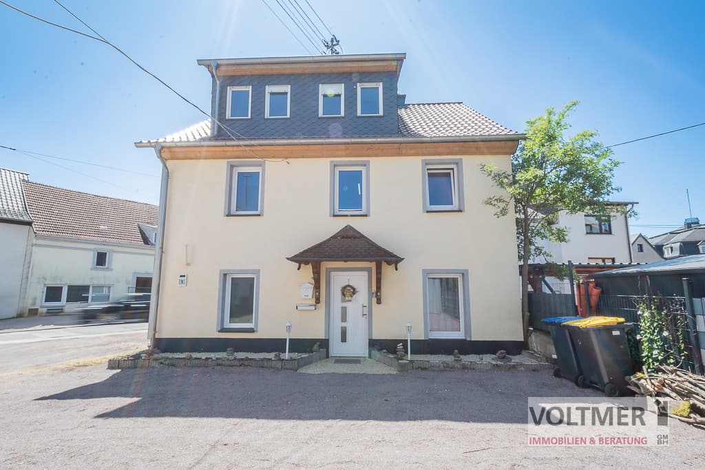GARTENLIEBHABER GESUCHT -freistehendes Einfamilienhaus mit Ausbaupotential & Garagen in Merchweiler!