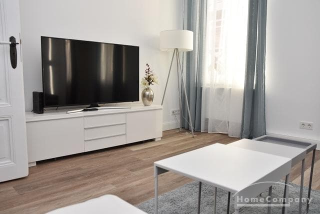 Zentrum, Modern möblierte Wohnung in historischer Altstadt