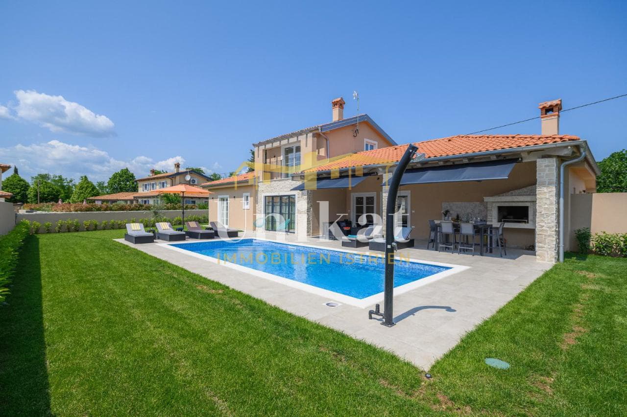 Villa mit zwei Wohneinheiten – Meerblick
